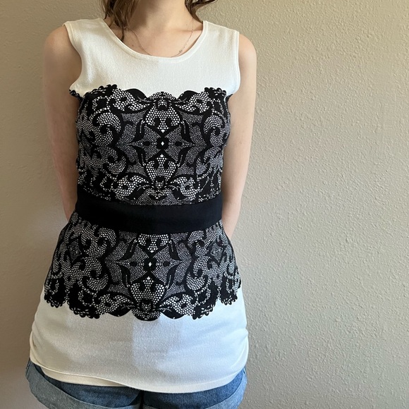 Venus Printed Lace Top - Picture 1 of 6